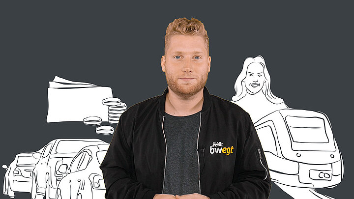 Mann steht vor einer Grafik, auf der ein Zug, Autos und Geld abgebildet sind.