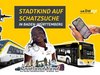 Collage mit einer jungen Frau in der Mitte. Darunter ist das Logo des Gesellschaftsspiels Scotland Yard. Rechts auf dem Bild ist ein Bus und es ist ein Smartphone zu sehen. Darüber steht die Überschrift: "Stadtkind auf Schatzsuche in Baden-Württemberg."