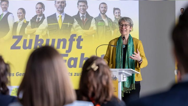 Staatssekretärin Elke Zimmer beim Medientermin