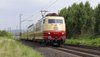 Der Trans-Europ-Express (TEE) der Deutschen Bundesbahn fährt über die Geislinger Steige