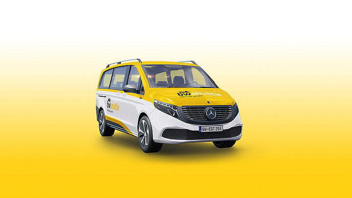 Ein bwshuttle Bus steht vor einem gelben Hintergrund
