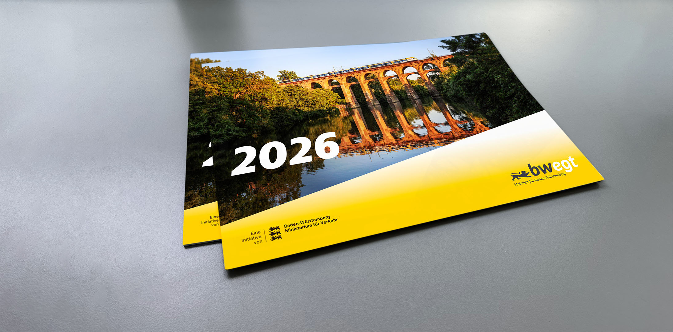 Abbildung des bwegt-Wandkalenders 2026